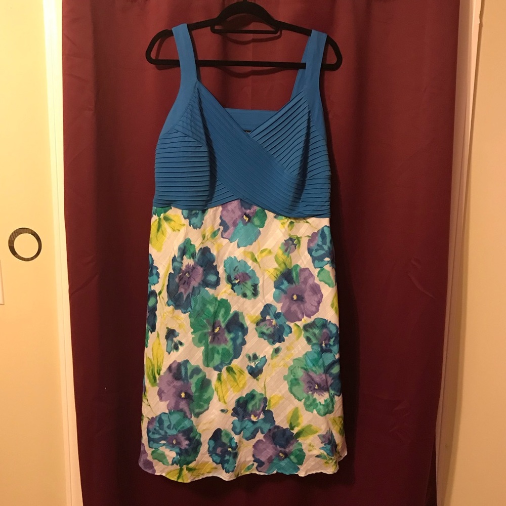 Sleeveless blue floral knee length dress 18w